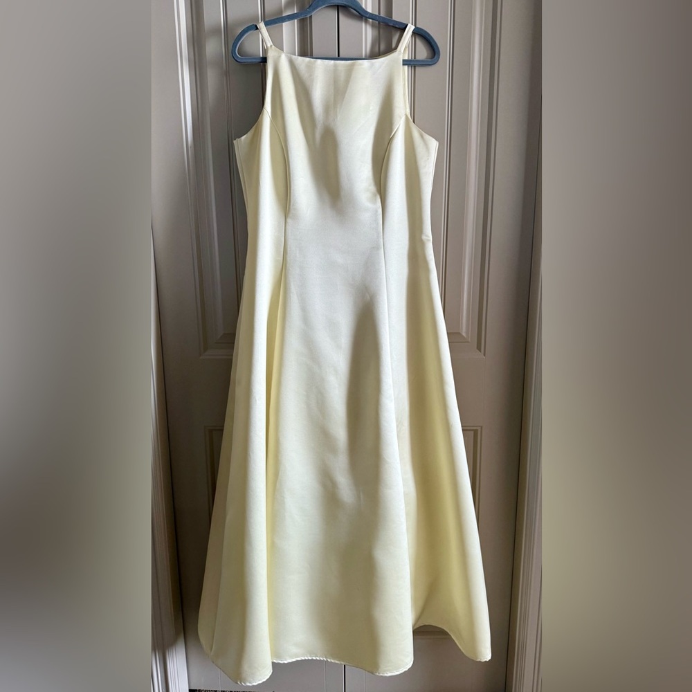 Vintage 1990s/early 2000s Jessica Pale Yellow Satin Grad Dress